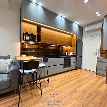 The Modernist New Bazaar アパート ティラナ