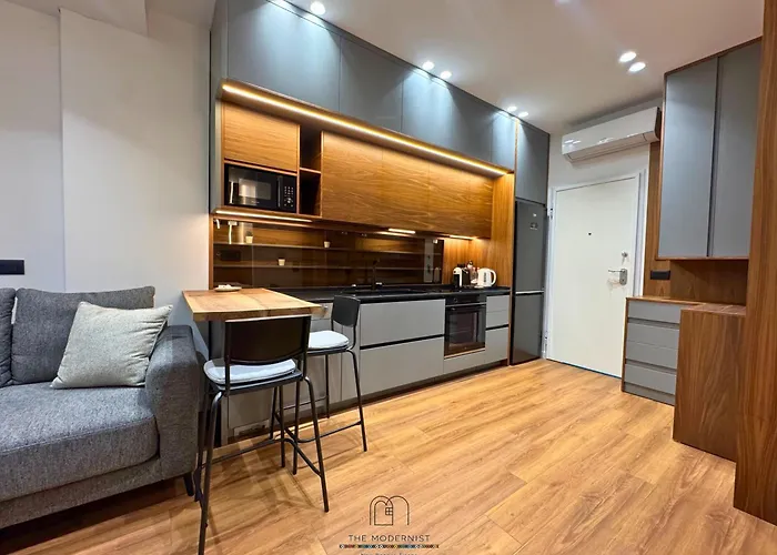 The Modernist New Bazaar アパート ティラナ