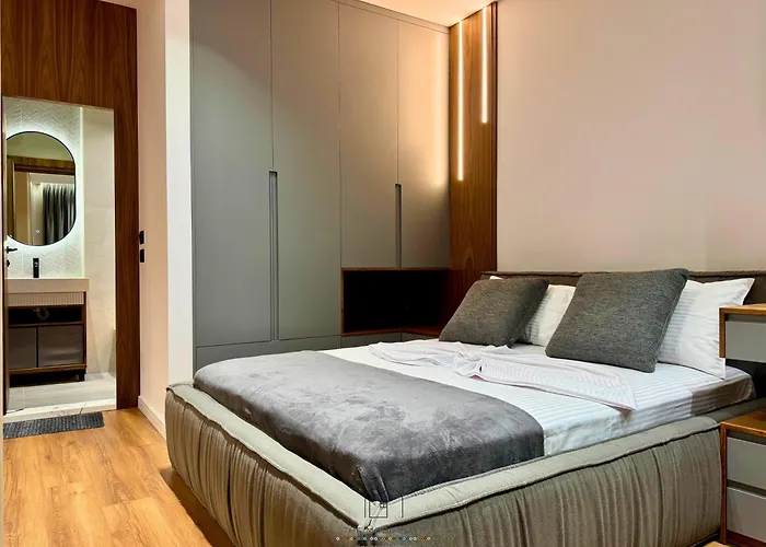 The Modernist New Bazaar アパート ティラナ