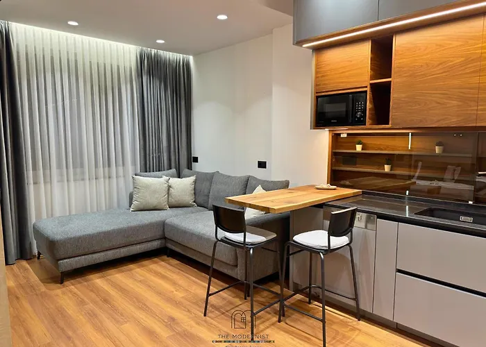 The Modernist New Bazaar ティラナ